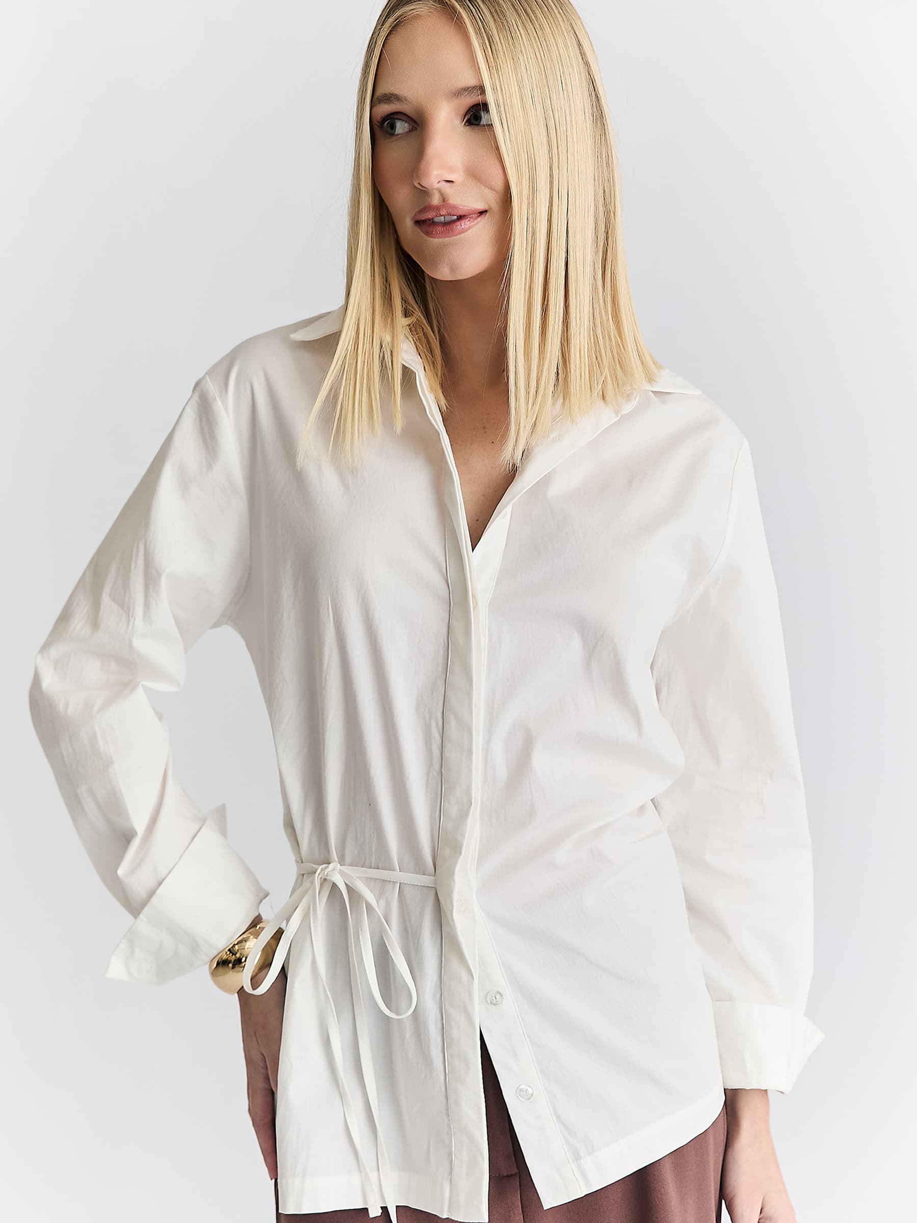 CAMISA COM AMARRAÇÃO